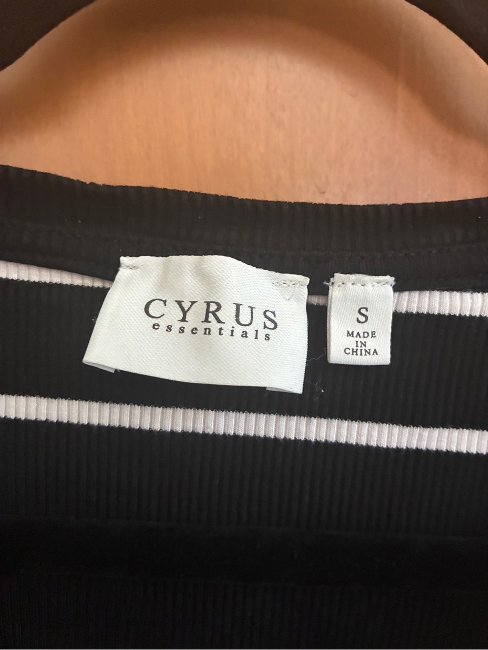 Cyrus Black & White Striped V-Neck Short Sleeve Top #84 - Picture 2 of 4